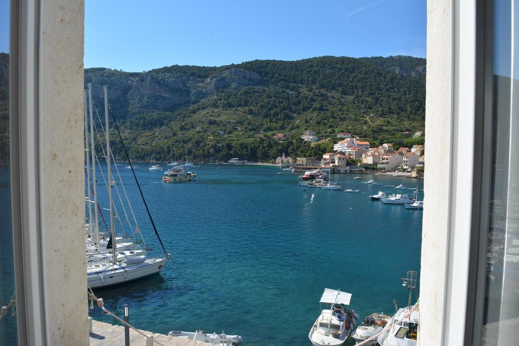 Apartment Riva 5 Komiža Kültér fotó