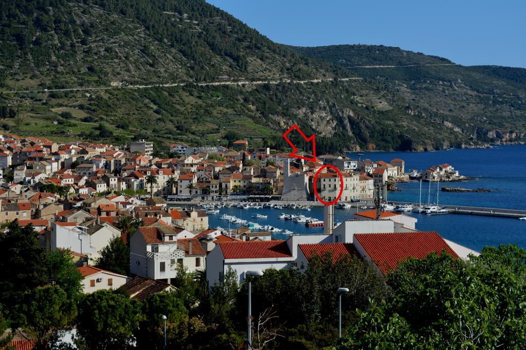 Apartment Riva 5 Komiža Kültér fotó