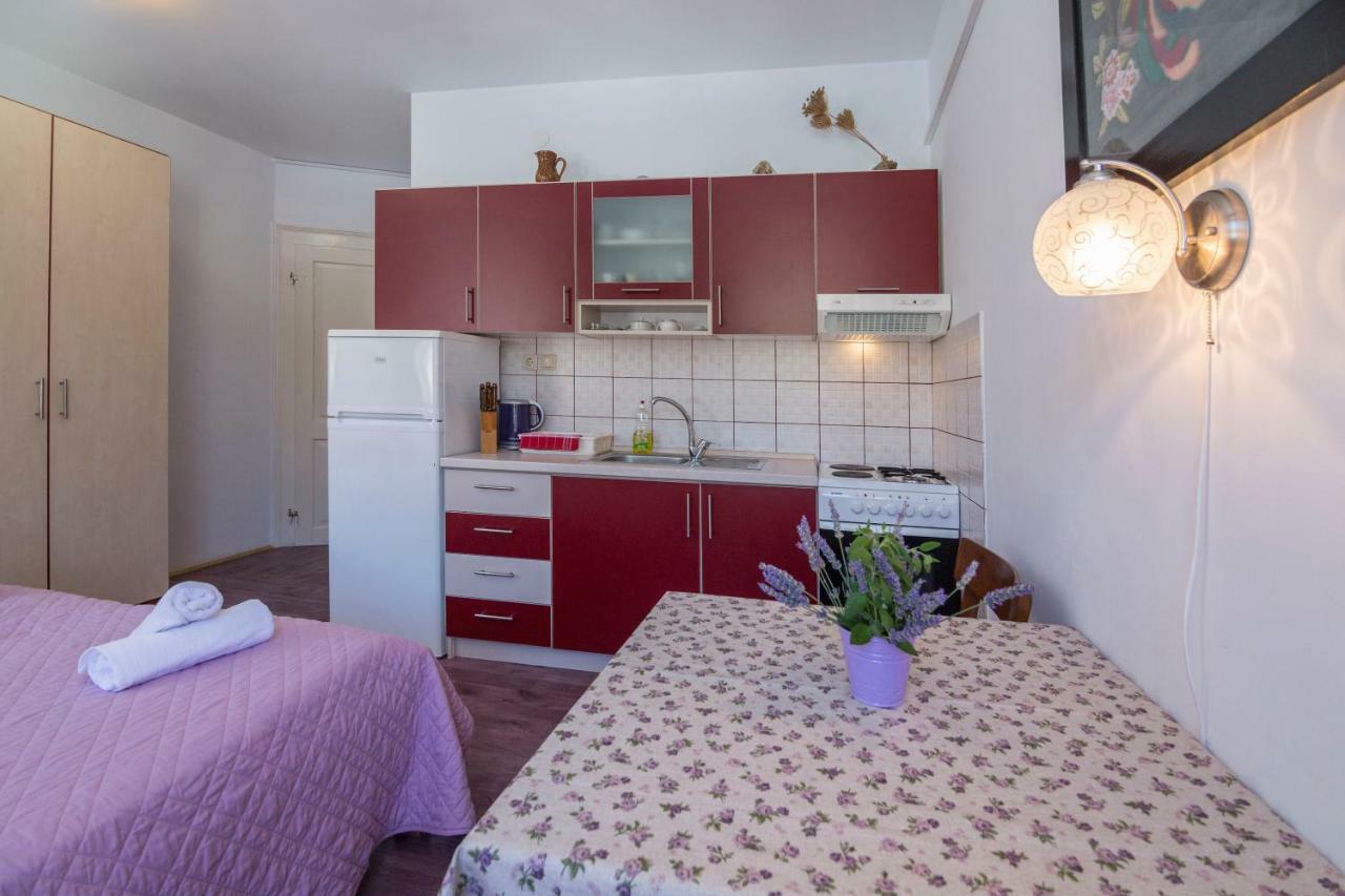 Apartment Riva 5 Komiža Kültér fotó