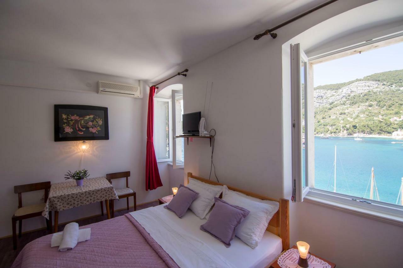 Apartment Riva 5 Komiža Kültér fotó