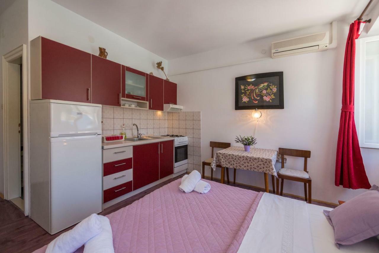 Apartment Riva 5 Komiža Kültér fotó