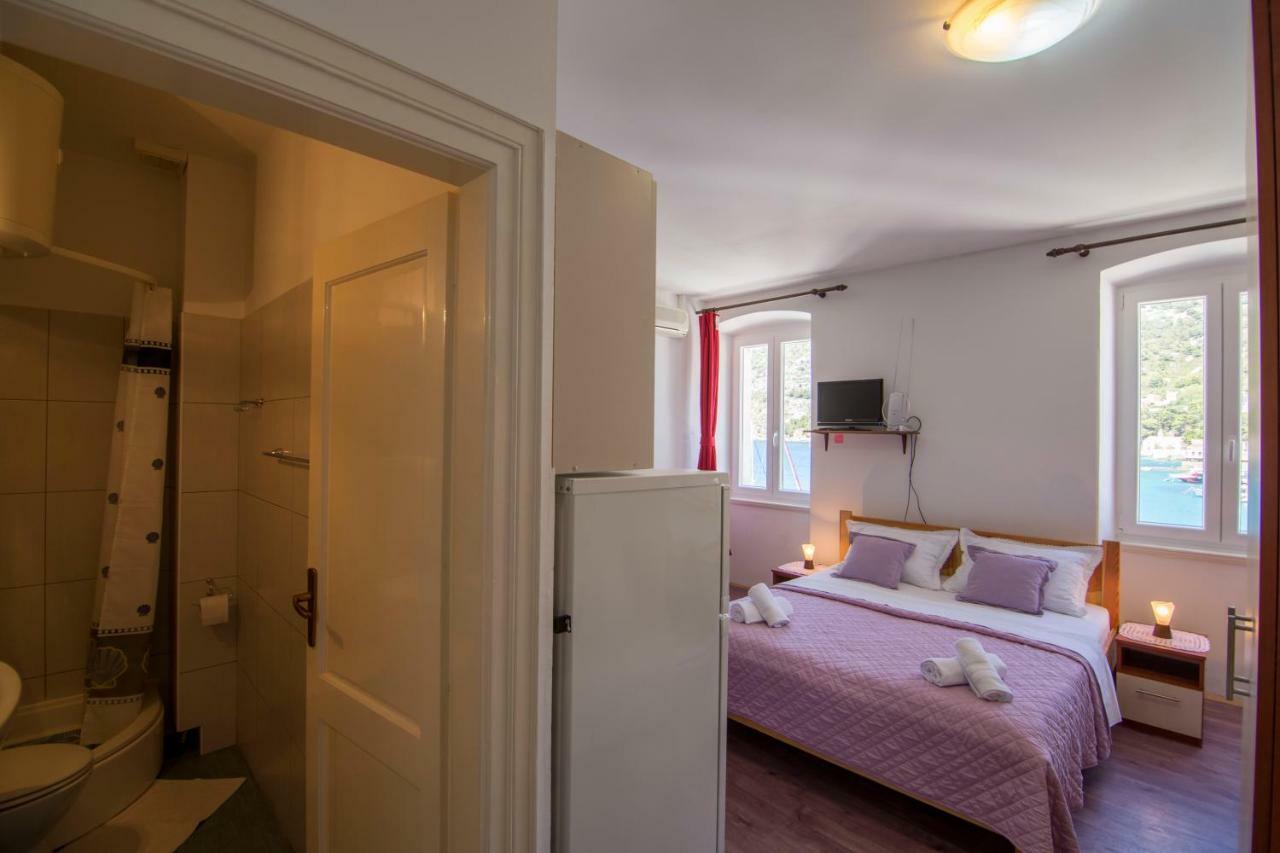 Apartment Riva 5 Komiža Kültér fotó
