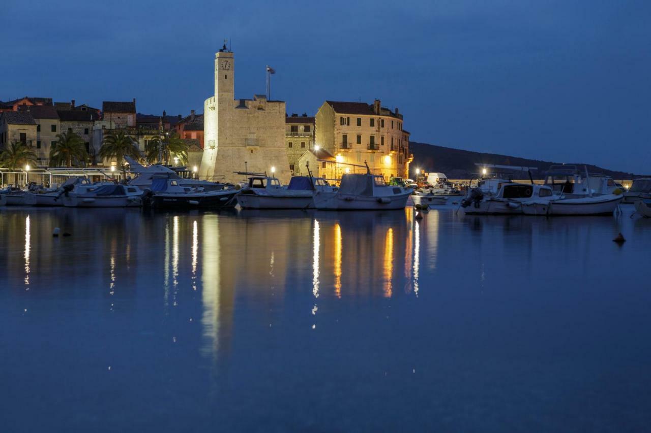 Apartment Riva 5 Komiža Kültér fotó