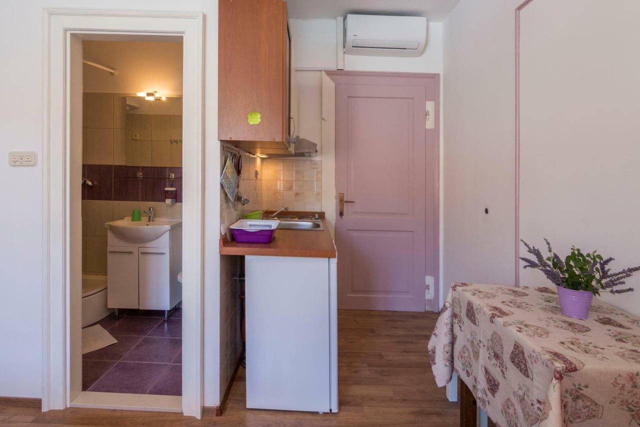 Apartment Riva 5 Komiža Kültér fotó