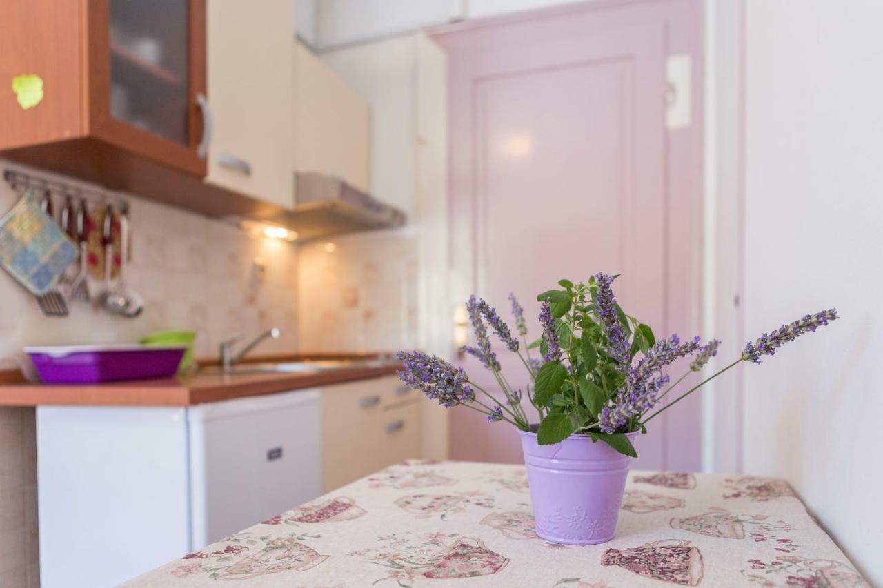 Apartment Riva 5 Komiža Kültér fotó